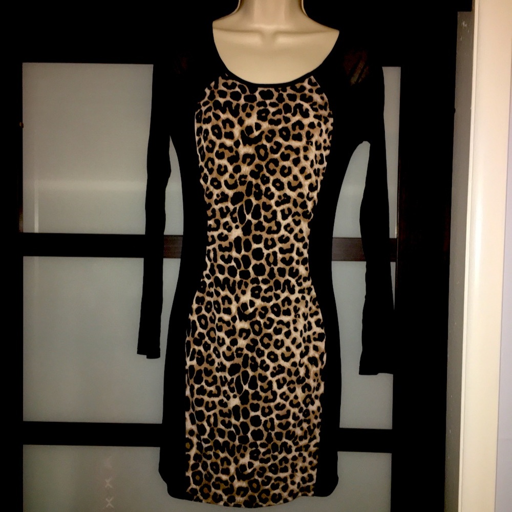 Iris Los Angeles Leopard stretchy dress M